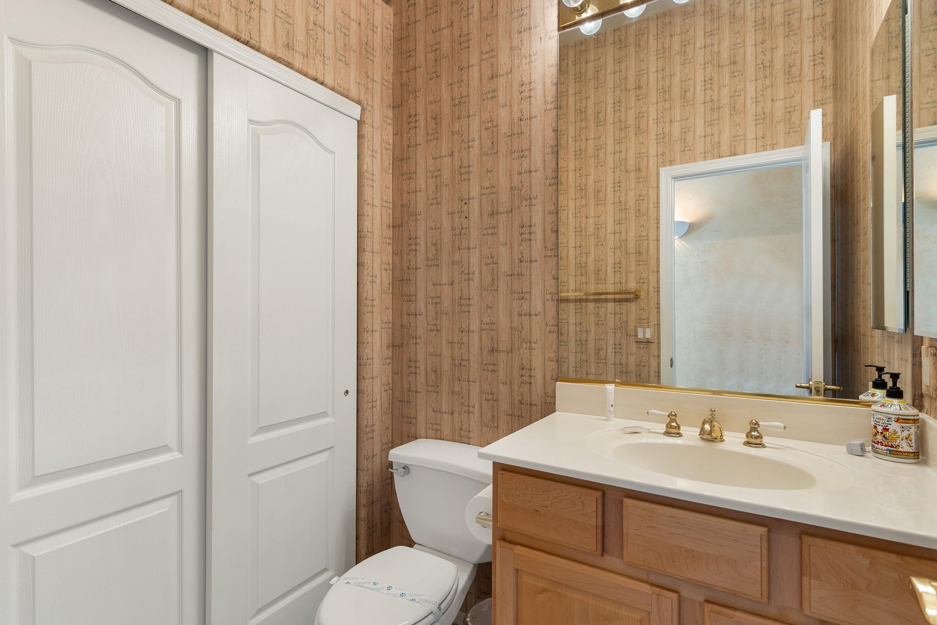 Half bathroom for guests