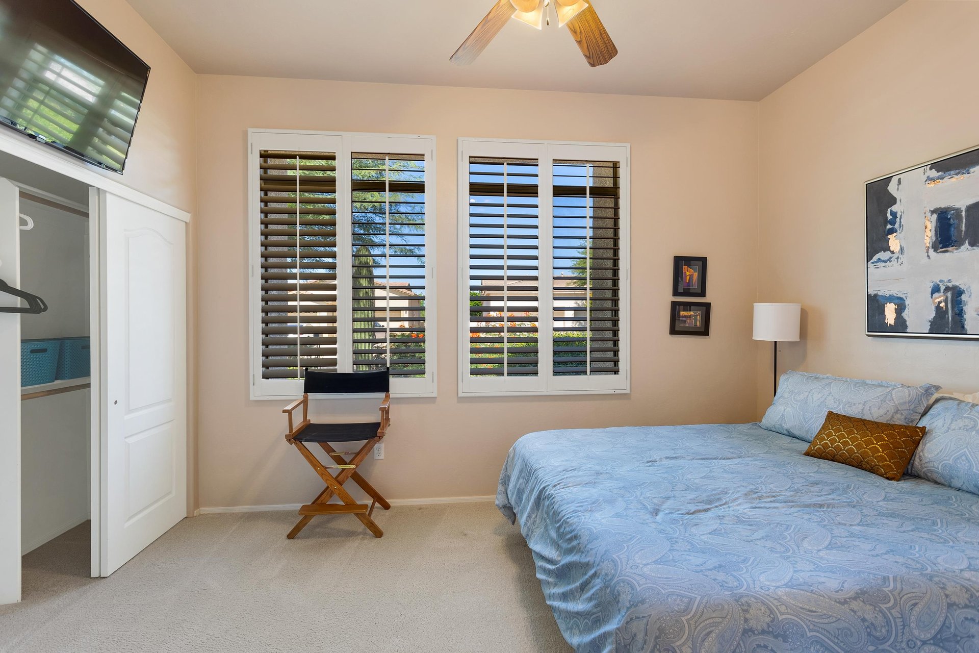 Guest bedroom with king mattress