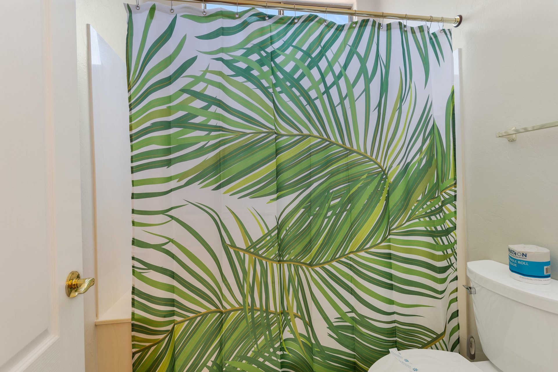 Guest bathroom with dual vanity