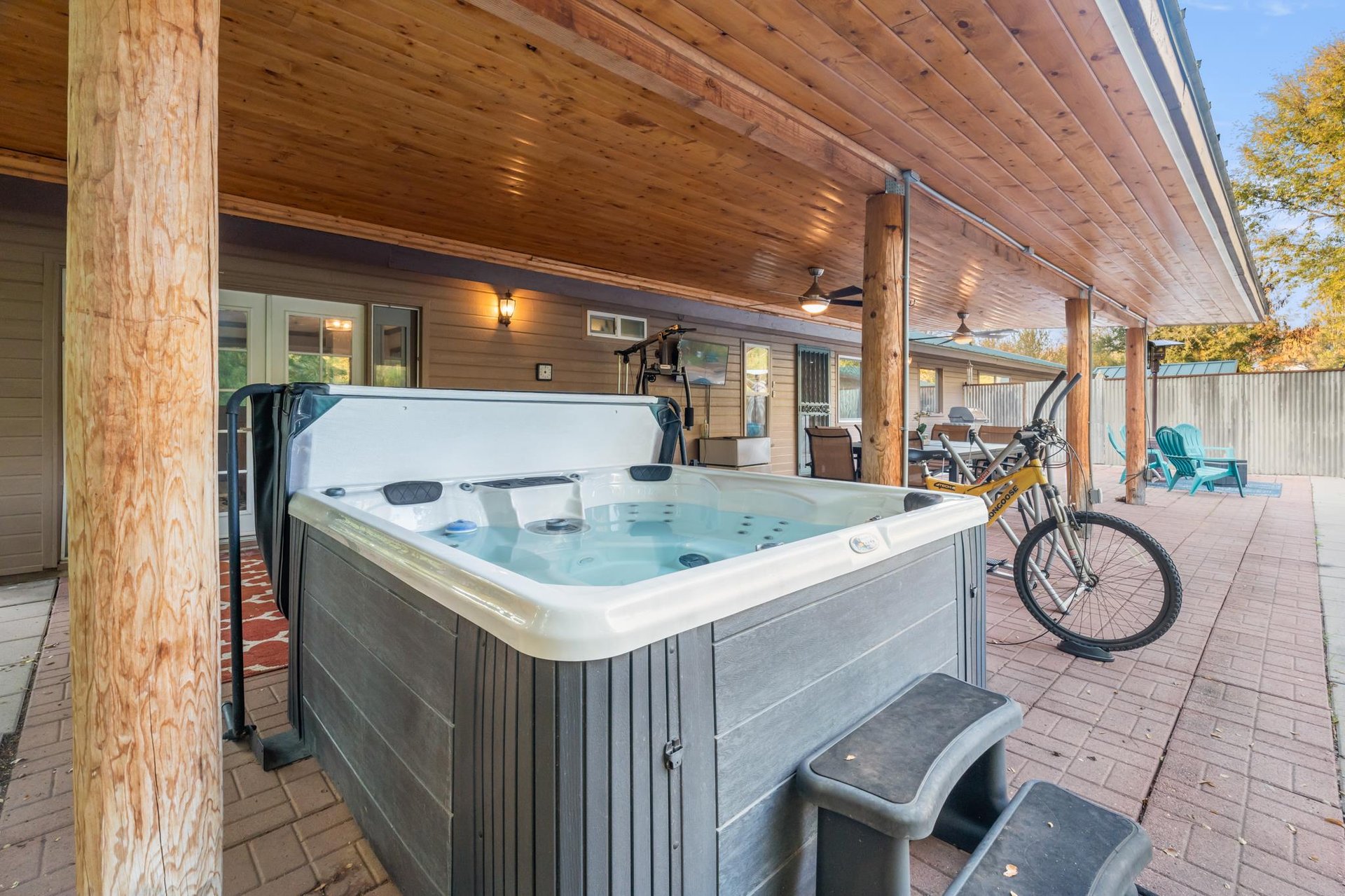 Private Jacuzzi Tub