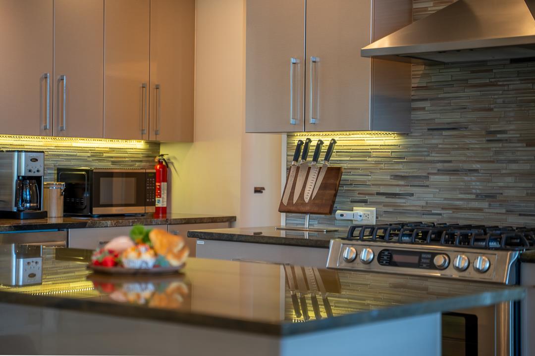 Fully Stocked Kitchen
