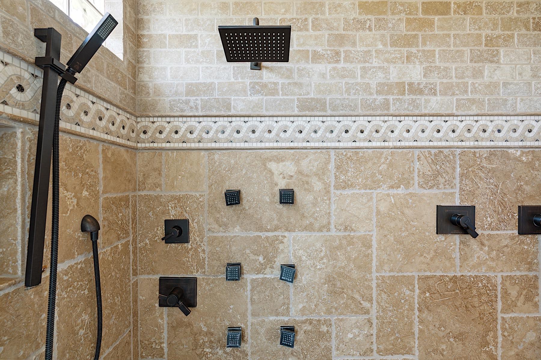 Large jetted walkin shower