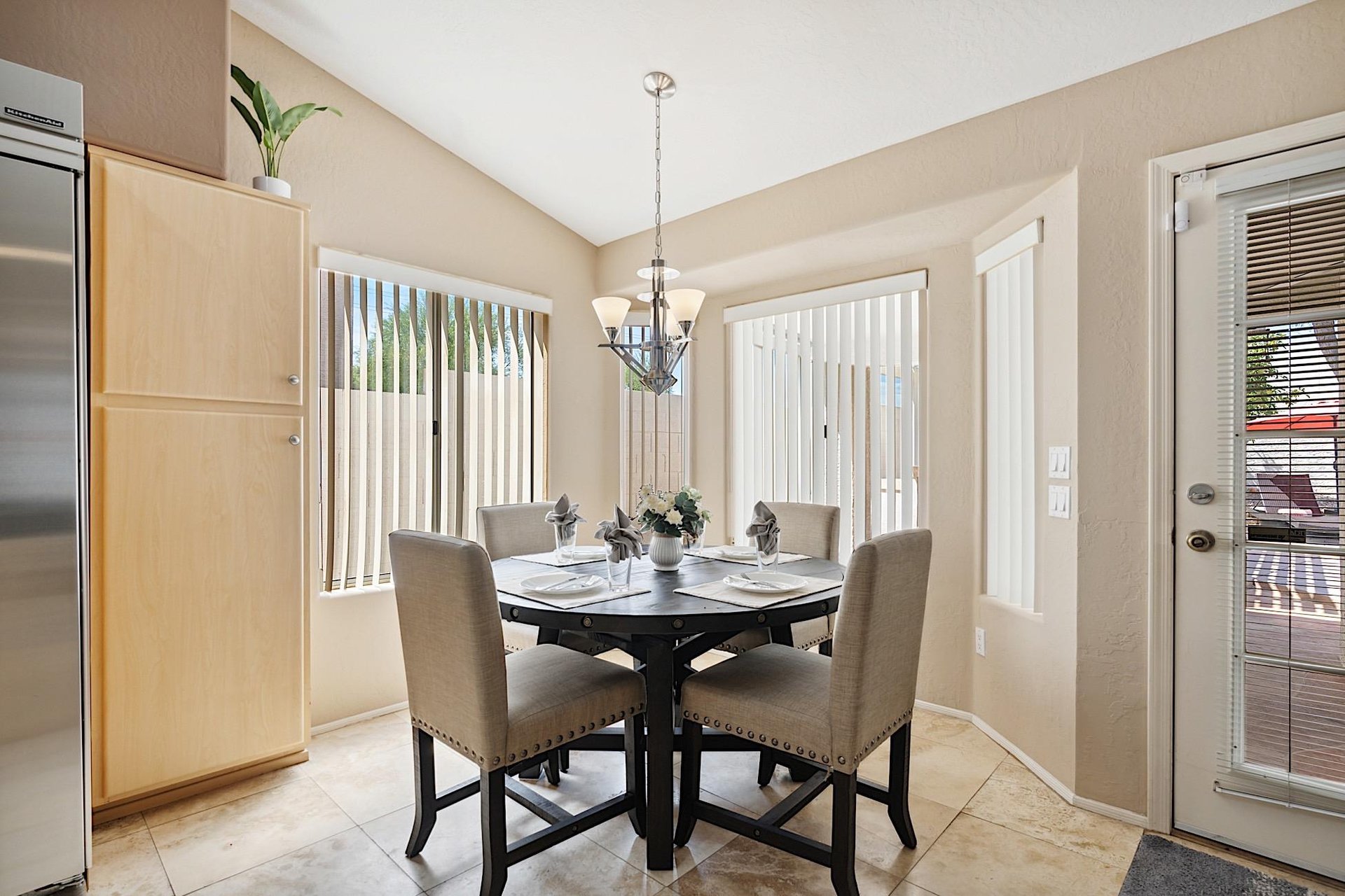 Dining table seats 4 people