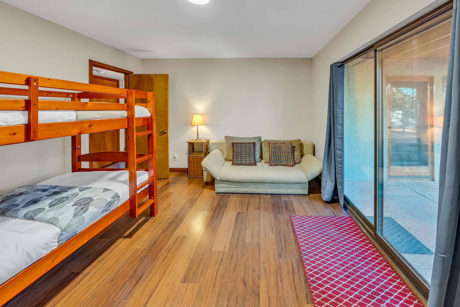 3rd Guest Bedroom With Extra Fouton Bed and Foam Topper Available