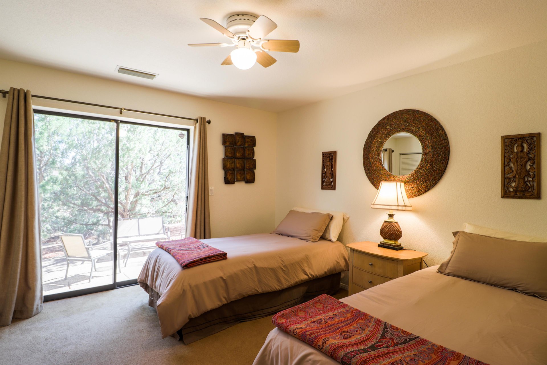 3rd Guest Bedroom With 2 Twins And Access To Outdoor Seating