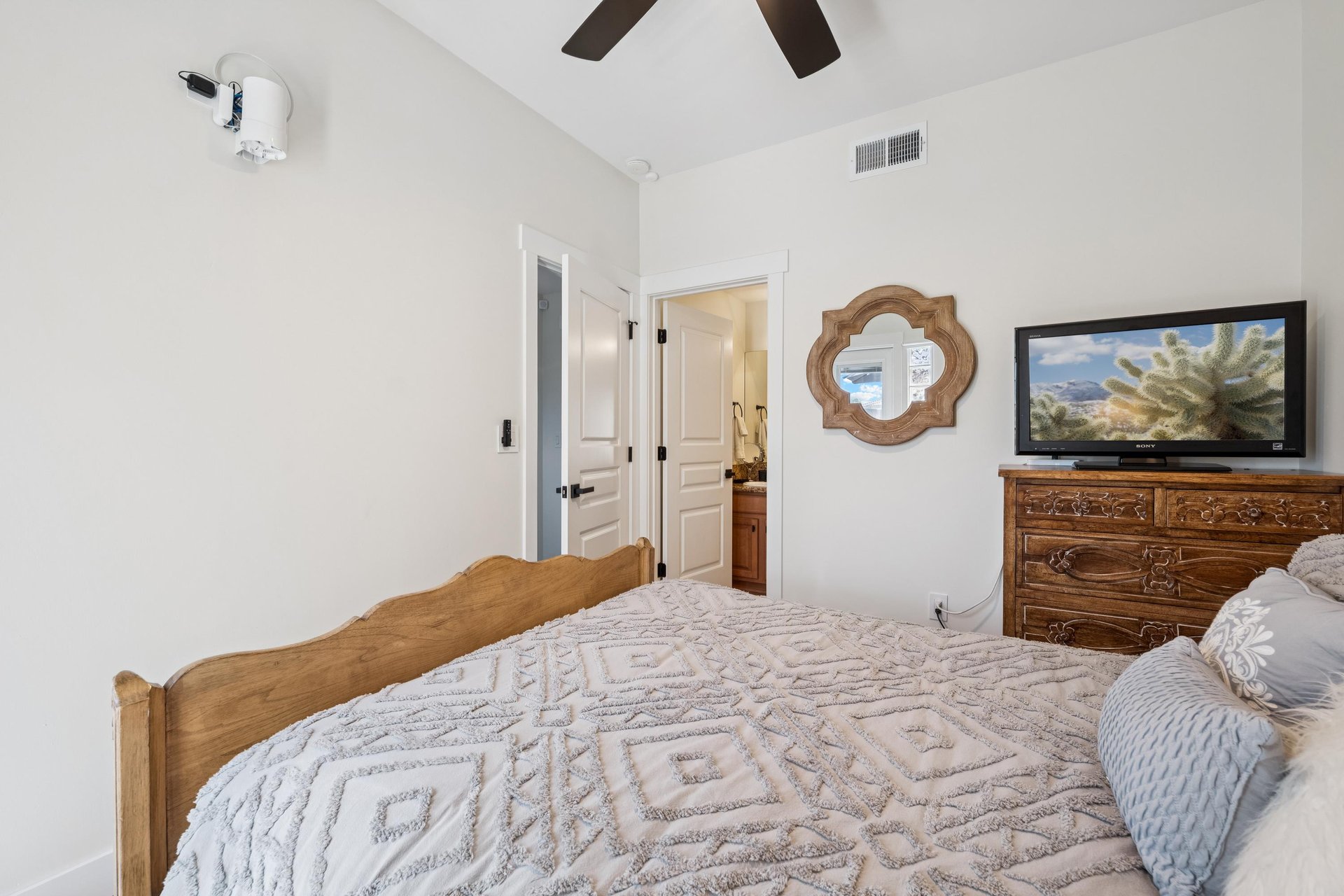 Upstairs guest bedroom