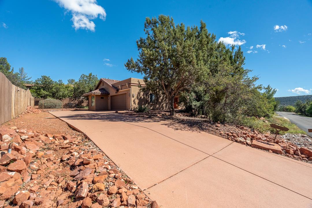 Driveway With Plenty of Parking