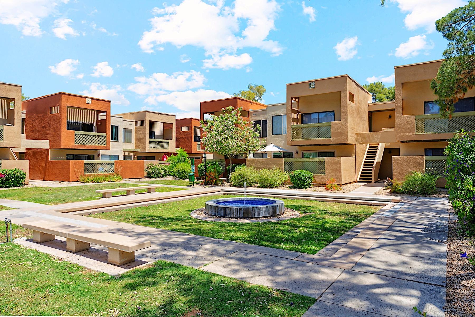 Community grounds w fountains