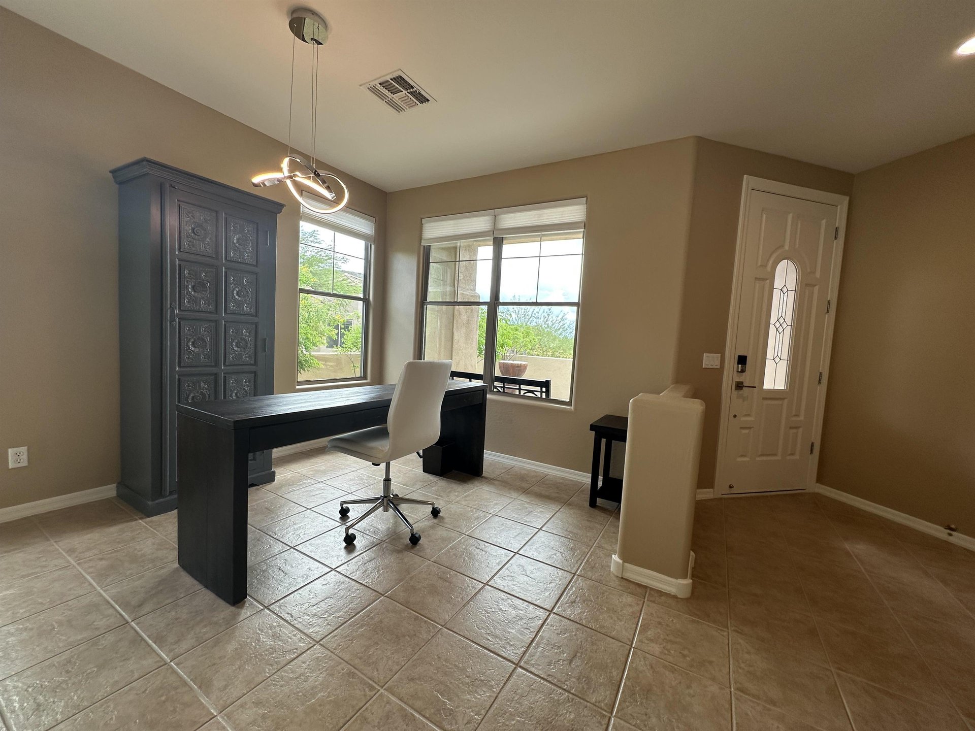 Plenty of space to work from.