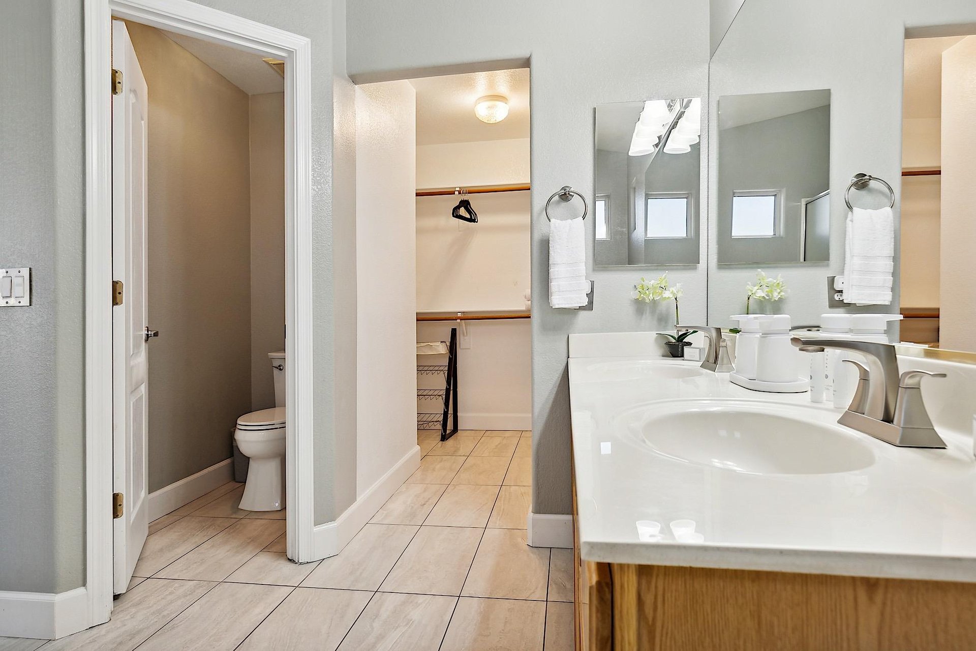 Master Bathroom Upstairs
