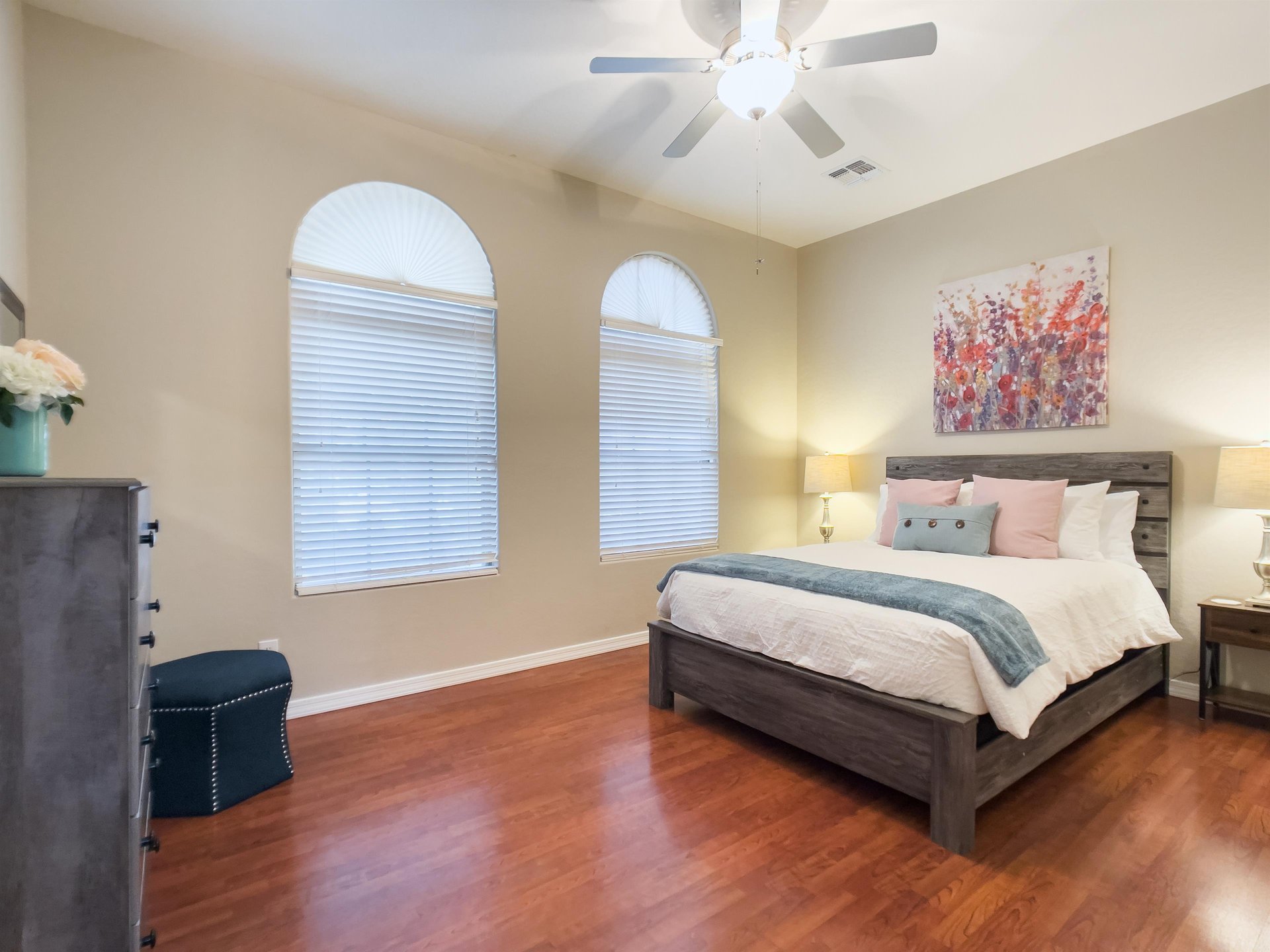 Third bedroom with queen bed