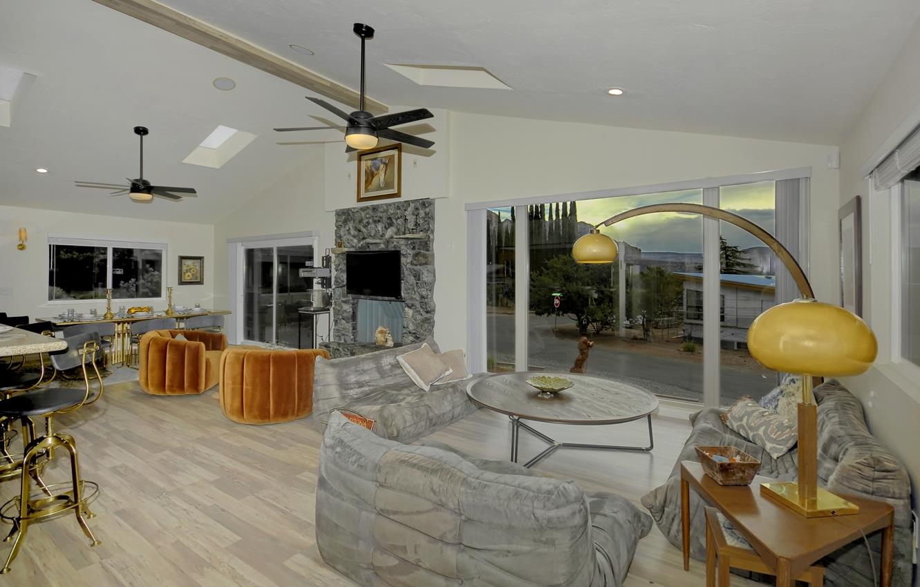 Extra seating with red rock views