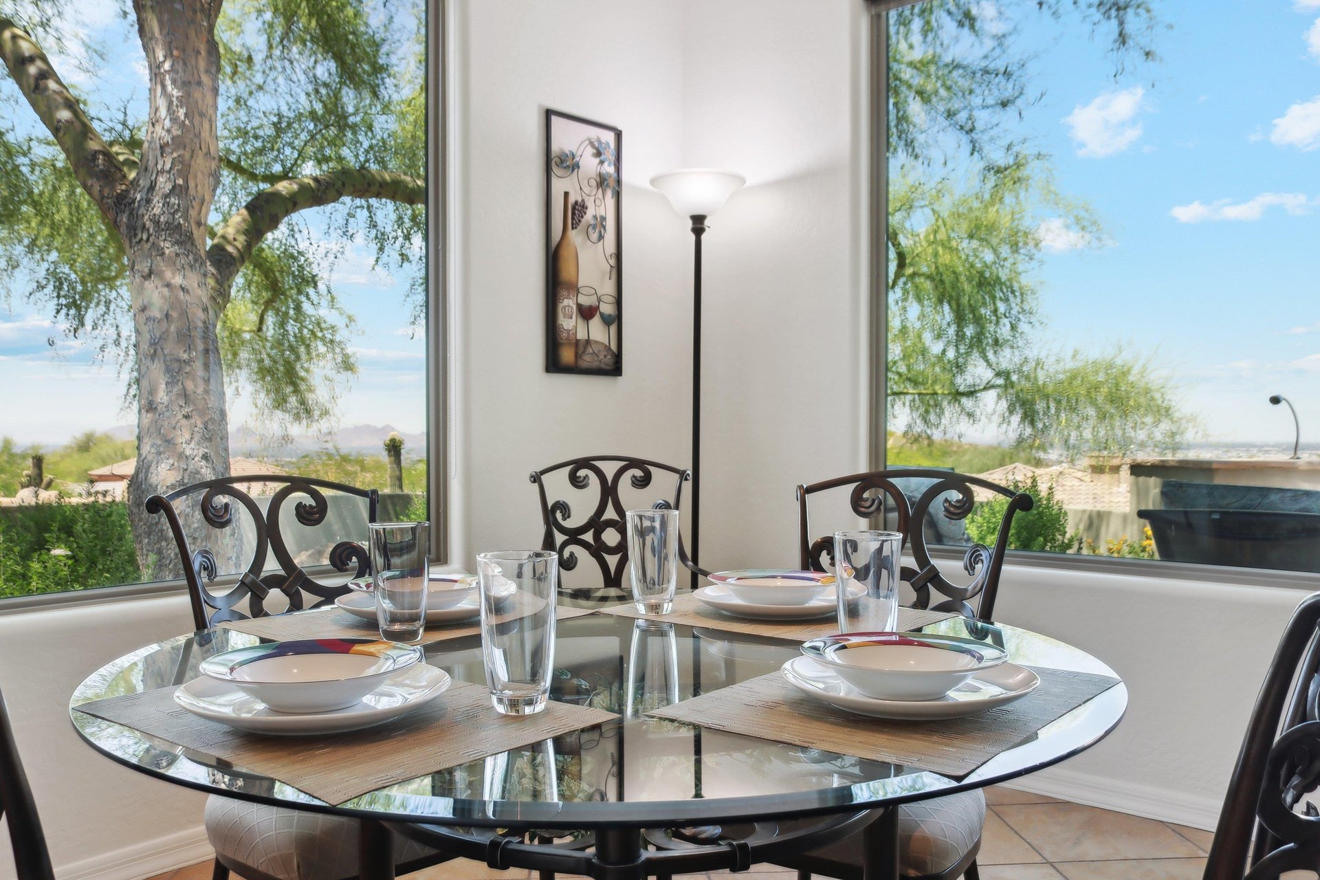 Who wouldnt want to eat a meal overlooking that view