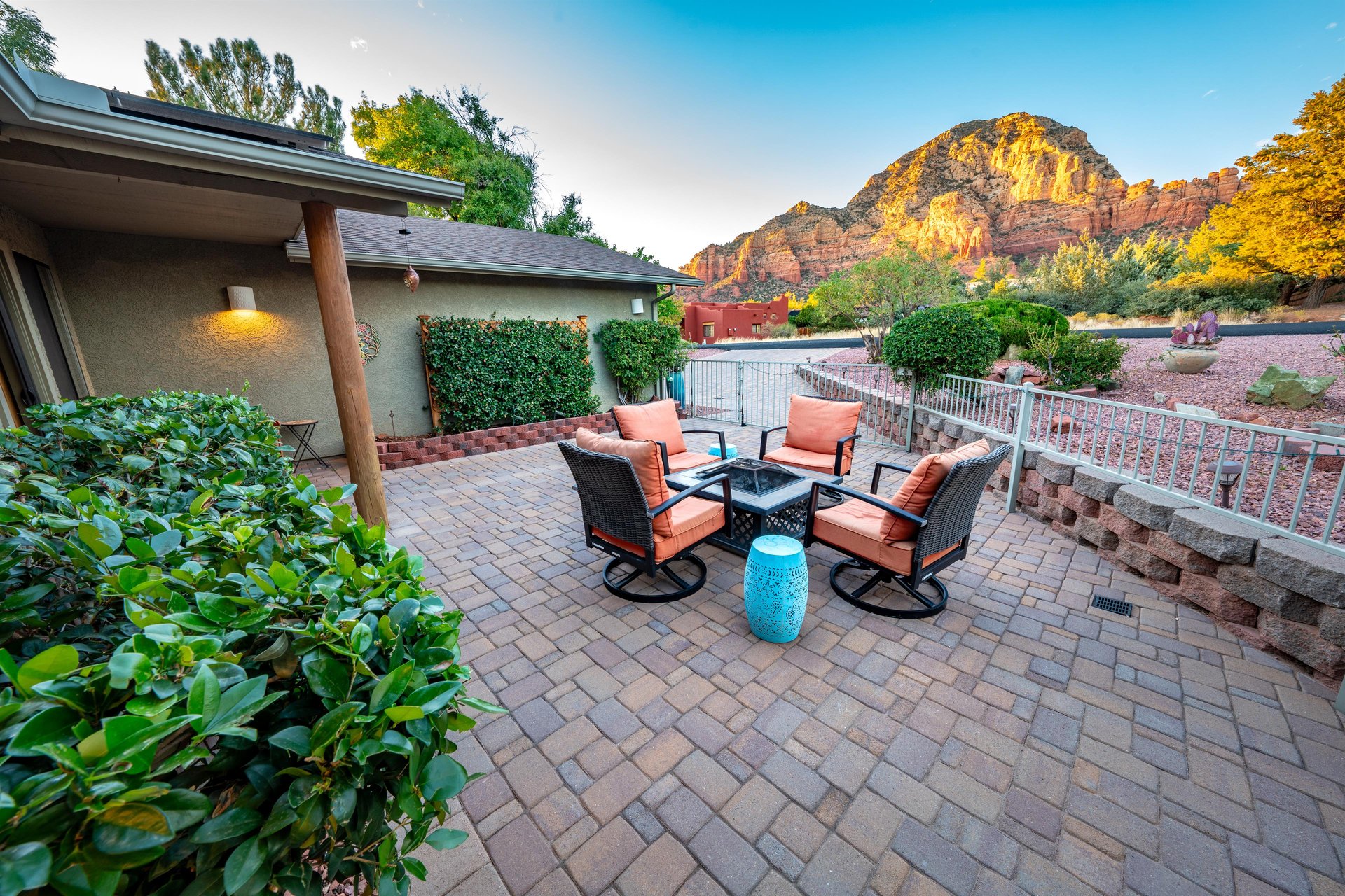 And ViewsOf Thunder Mountain