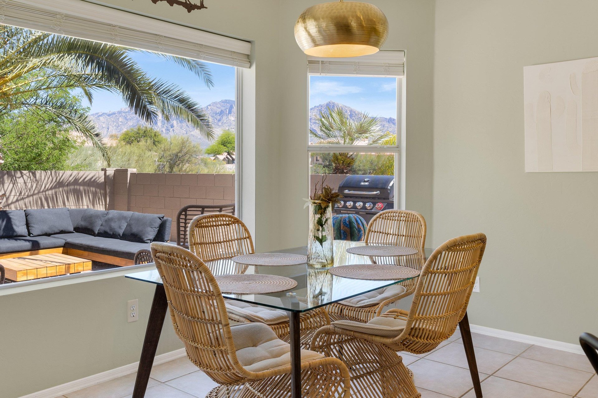breakfast dining area
