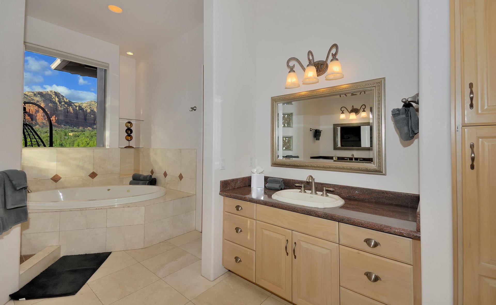 Master En Suite With His And Hers Vanities
