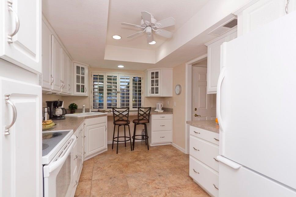 Breakfast nook for two