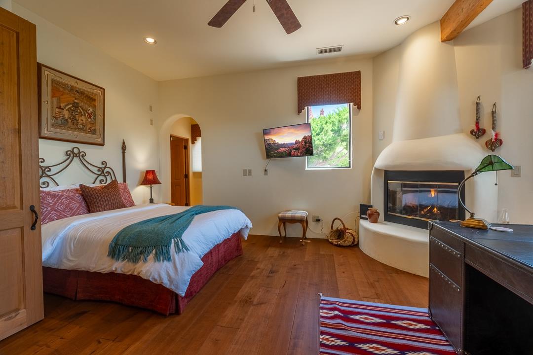 2nd Guest Bedroom With Fireplace