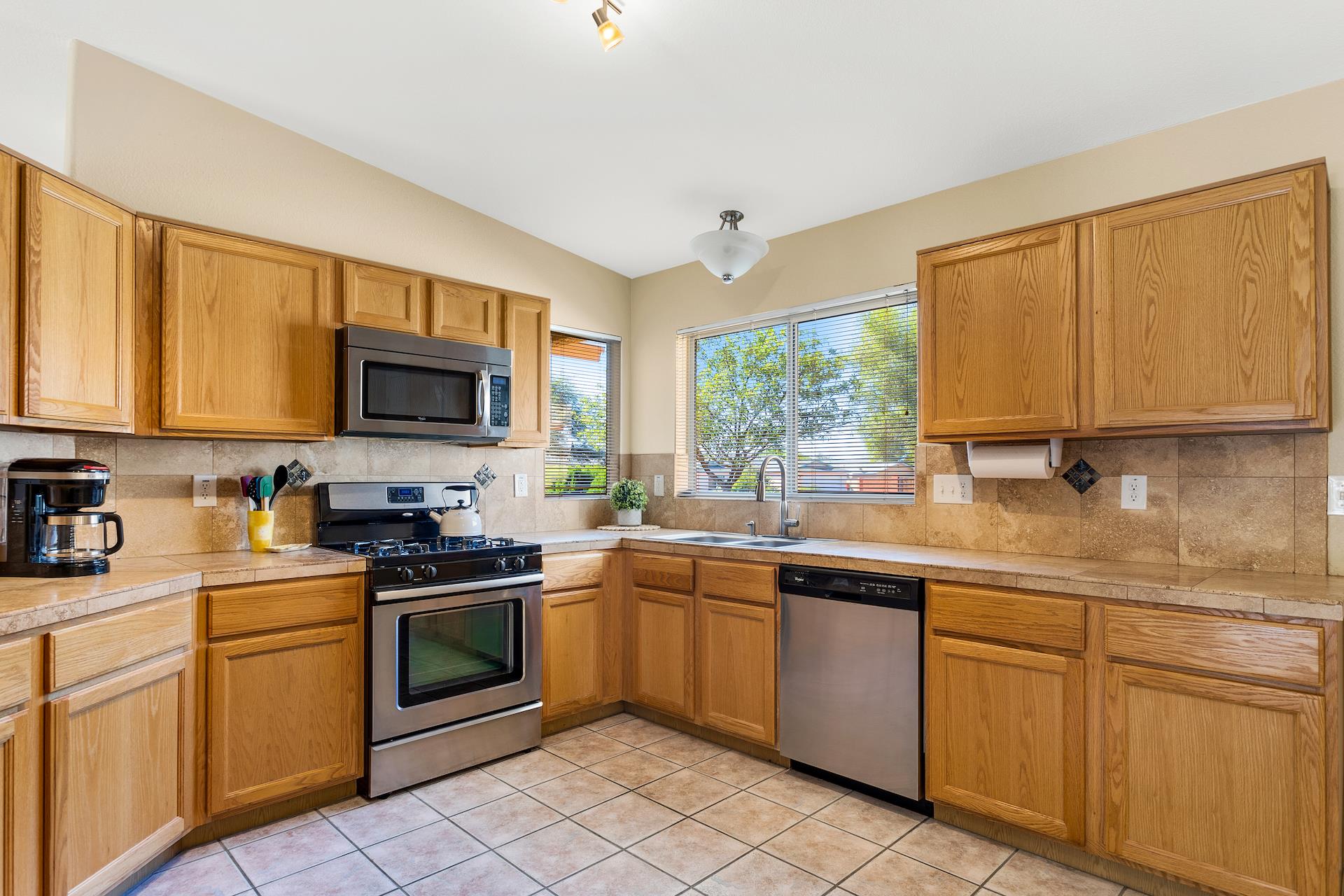 Window in kitchen out to front yard