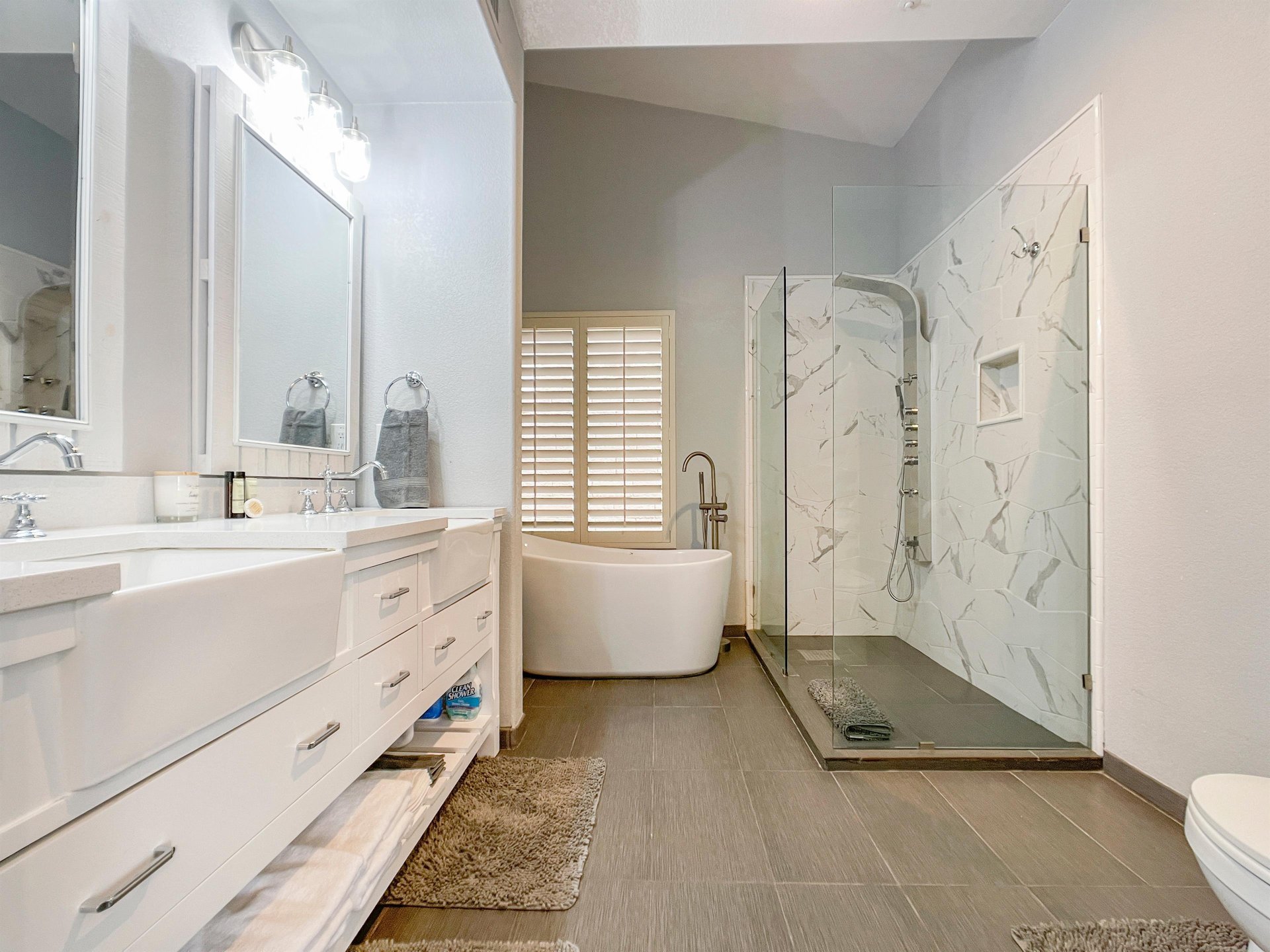 Spalike bathroom with stand alone soaking tub