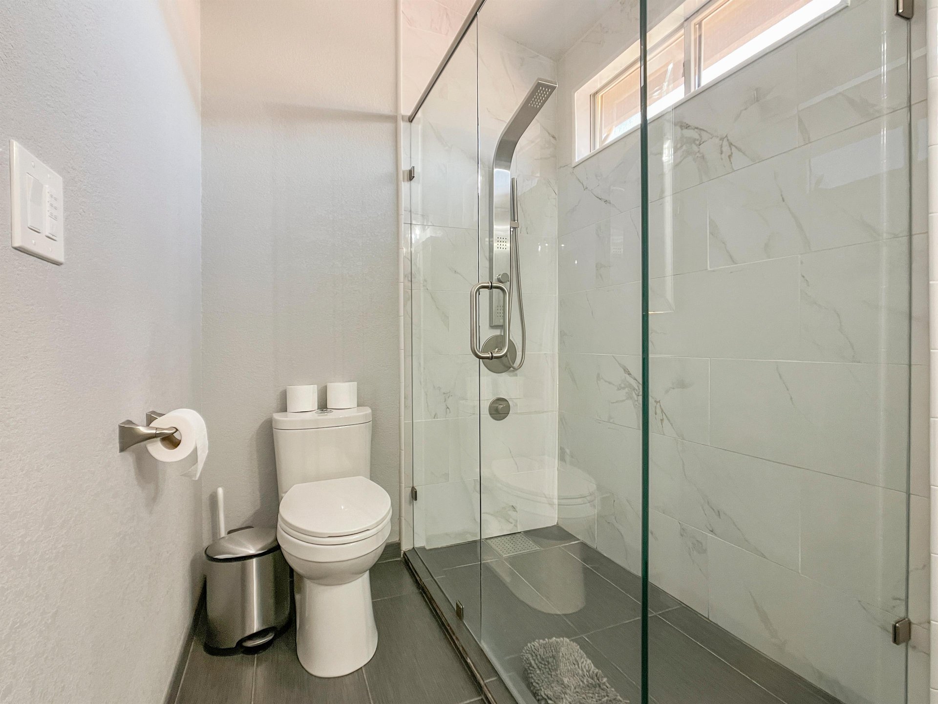 Amazing shower and natural light