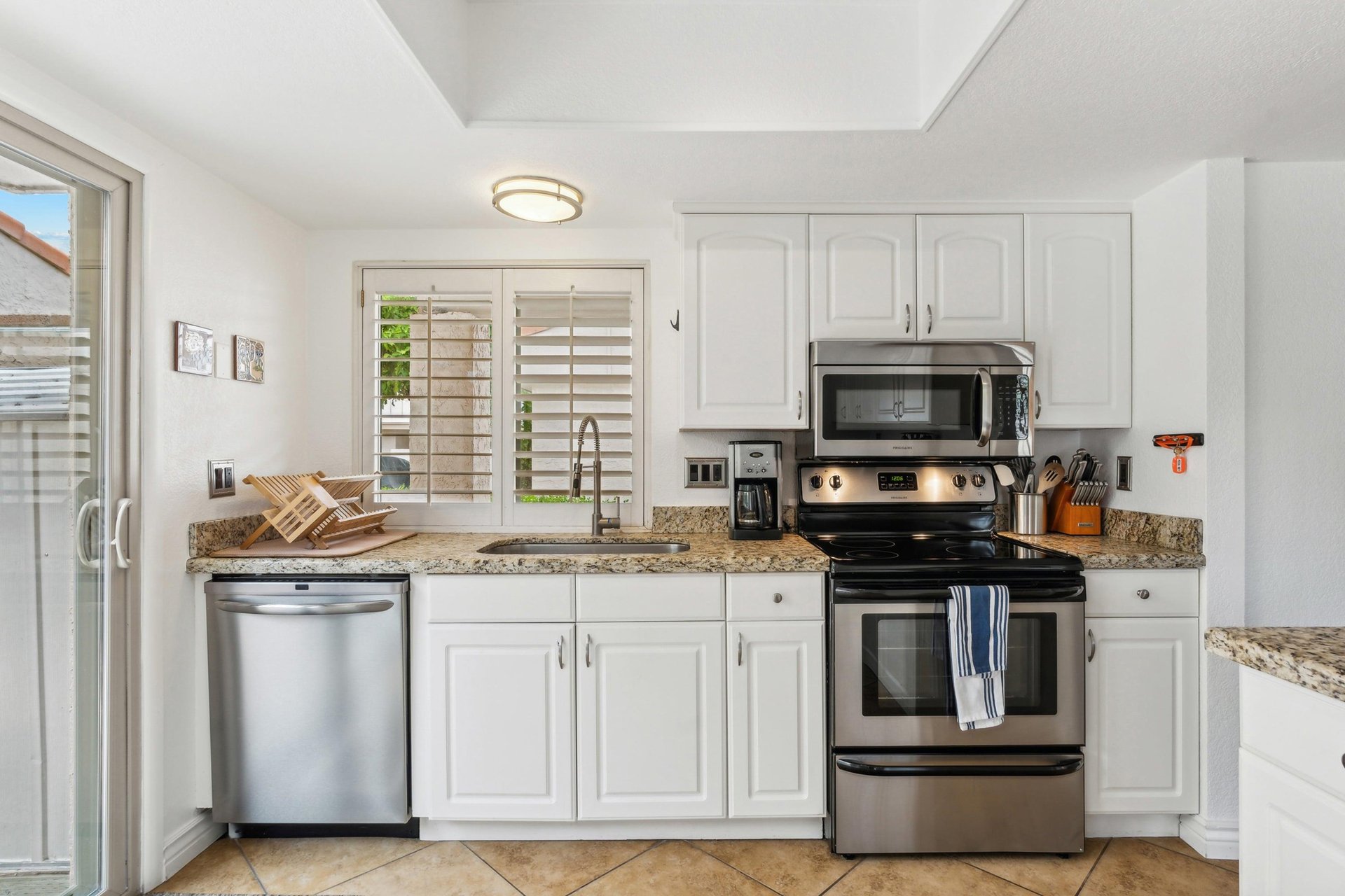 Fully stocked kitchen with all the essentials
