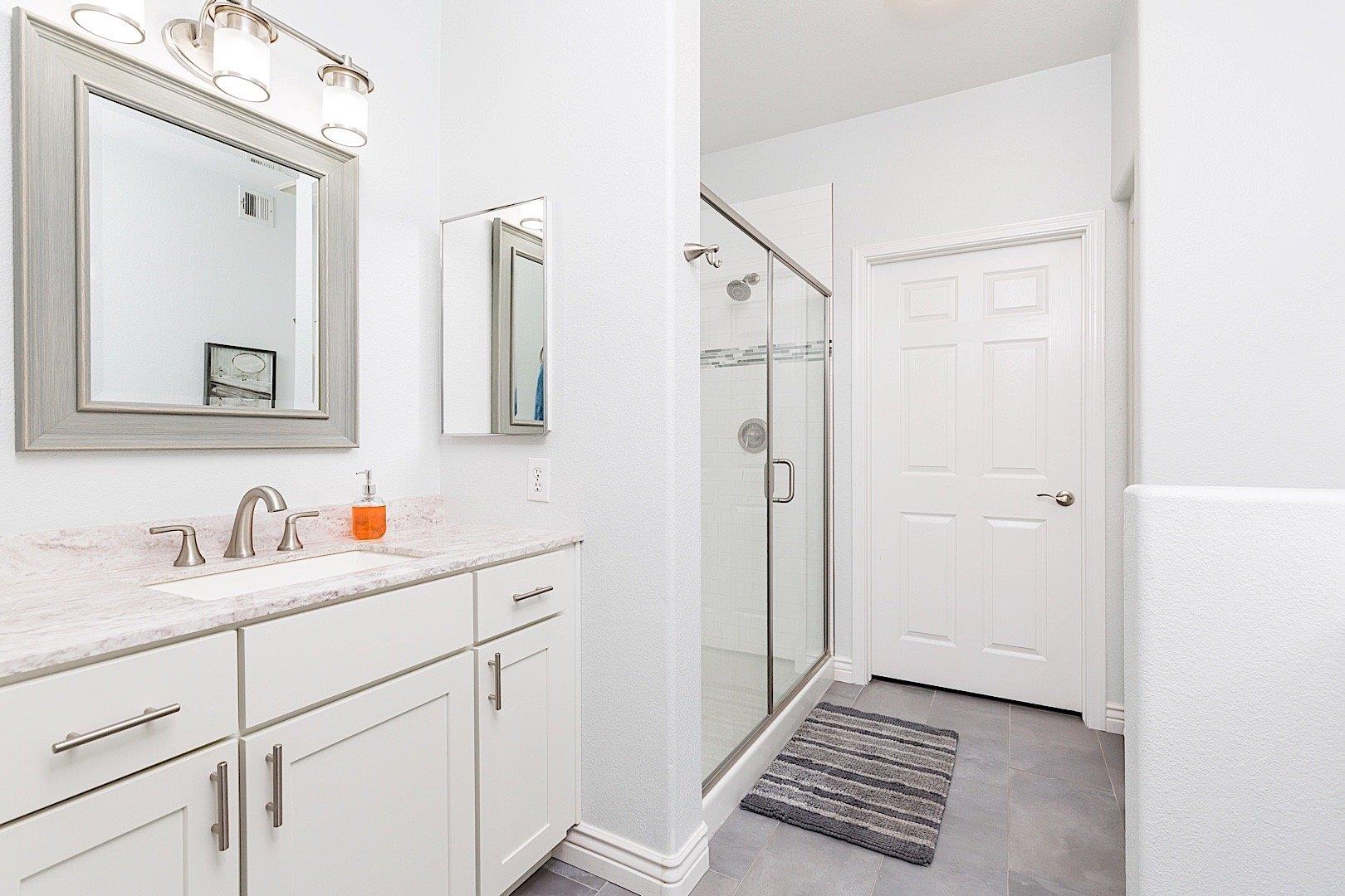 Master Bath  Walkin Shower