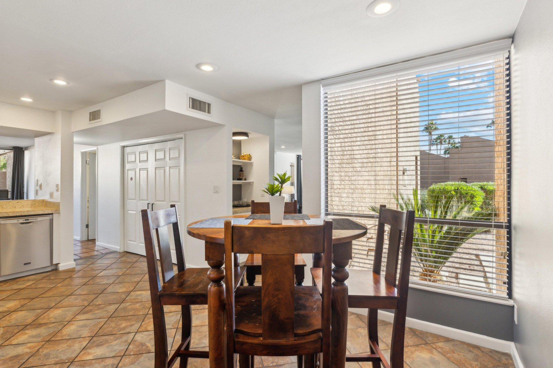 Or enjoy the sunlight in the morning