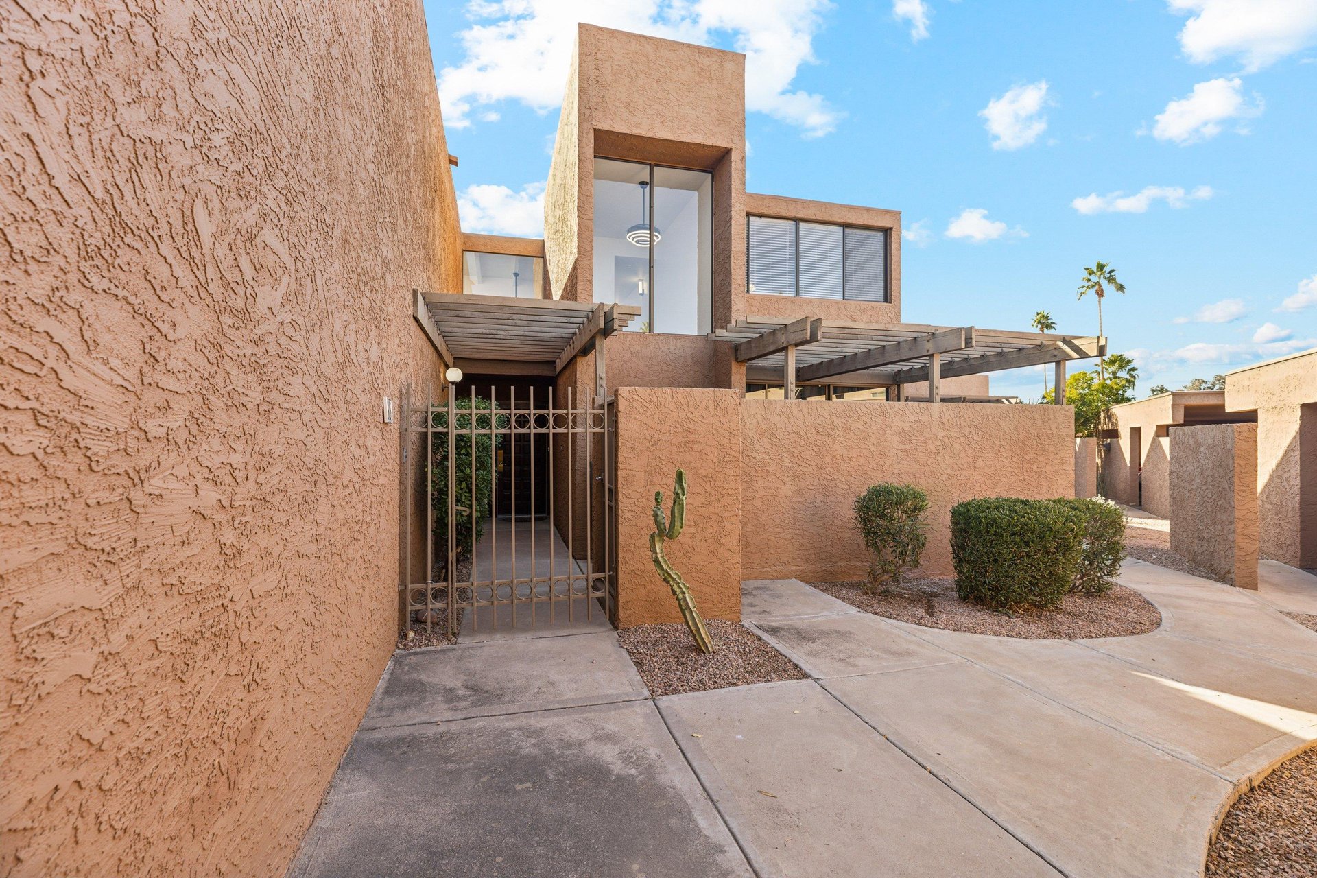 Open the gate and find your vacation just footsteps away... Dont wait a minute longer Book now