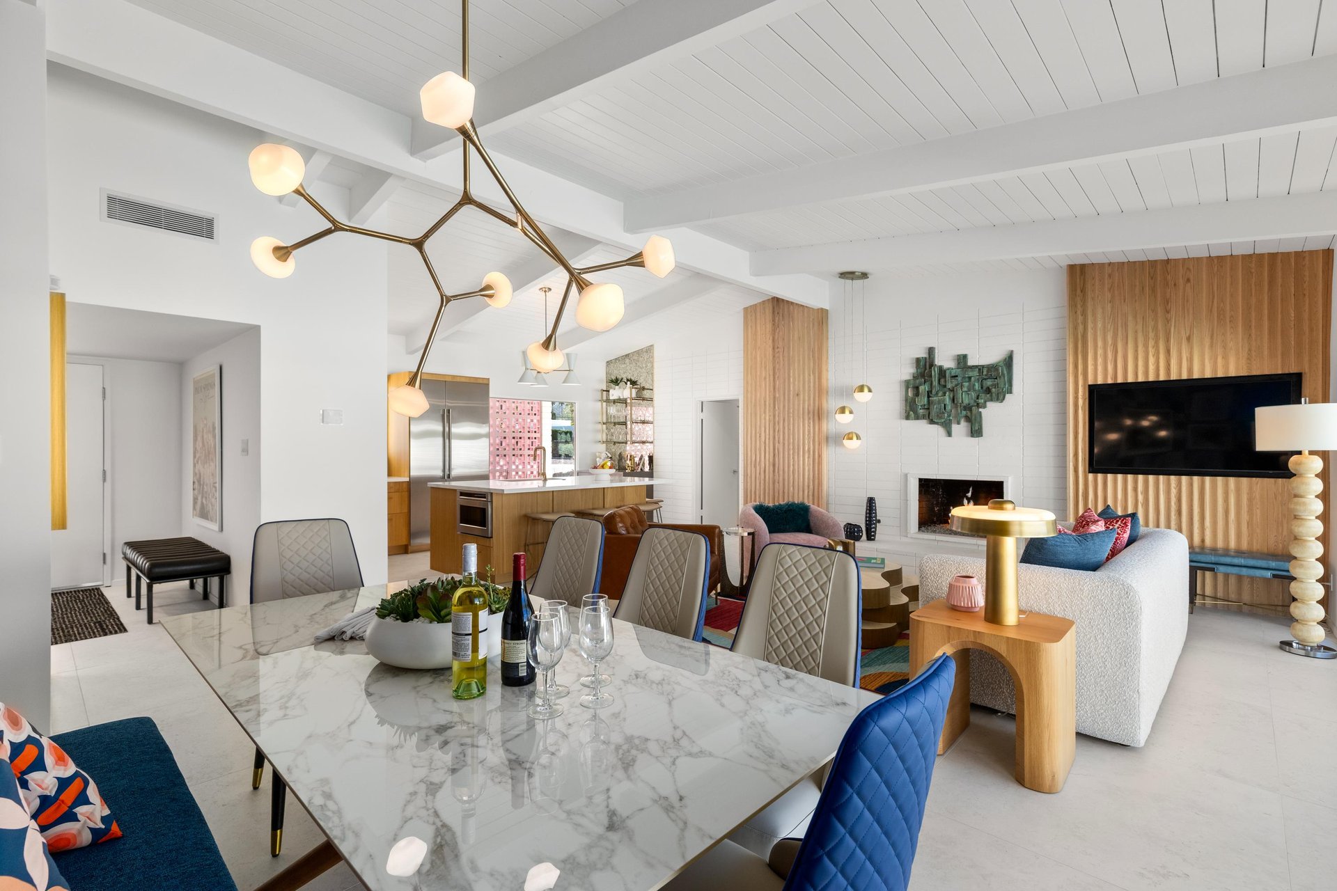 Open concept kitchen to dining