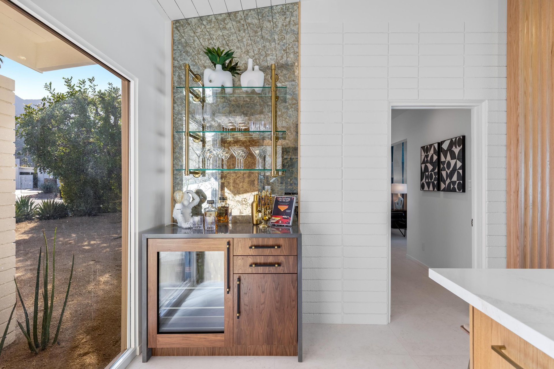 Side bar off the kitchen