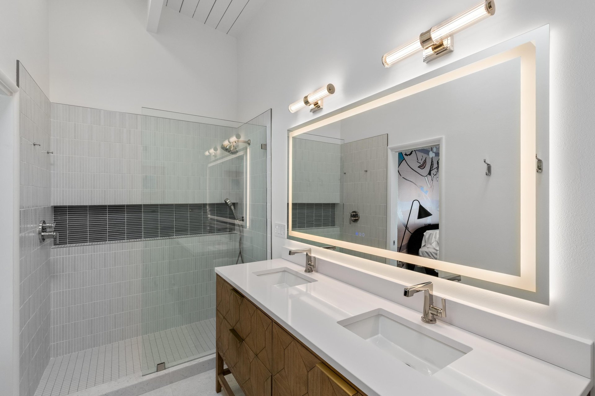 Guest en suite bathroom