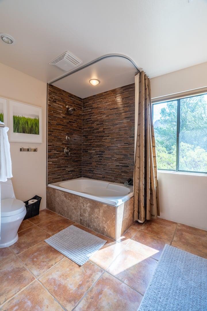 2nd Mater En Suite