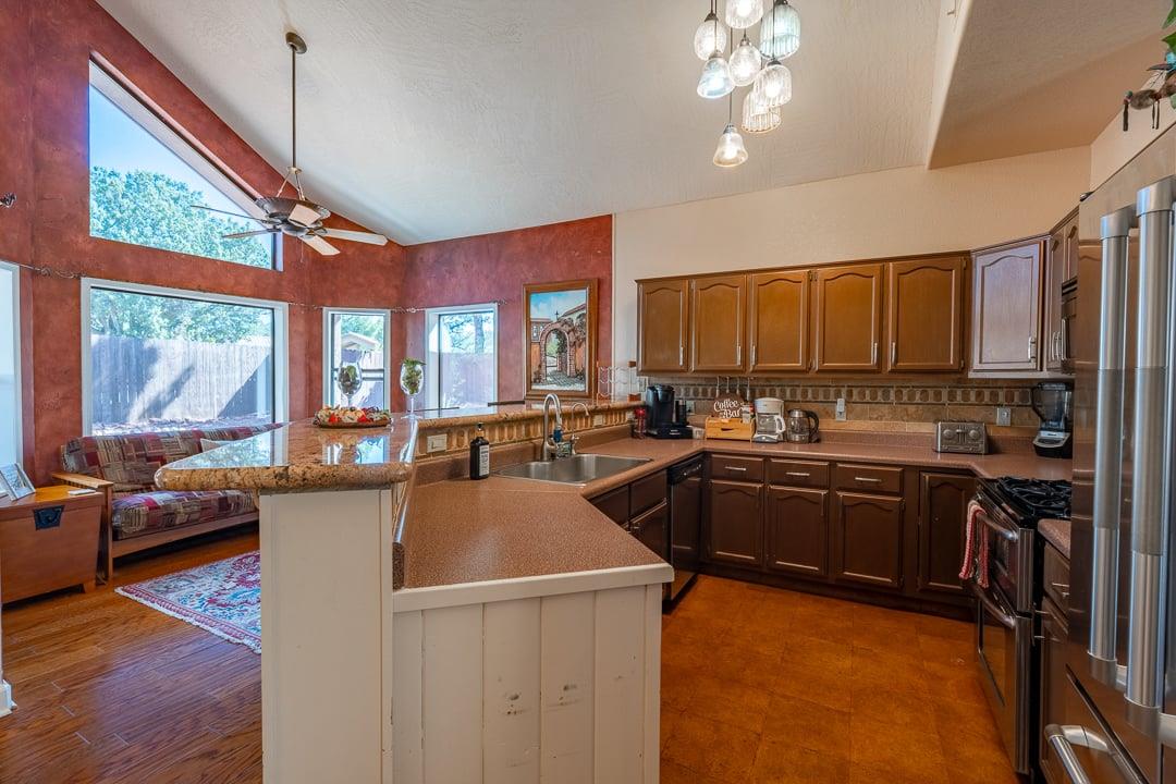 Fully Stocked Kitchen