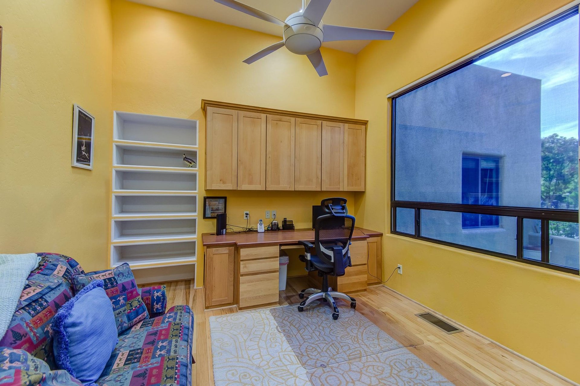 Office With Pull Out Love Seat