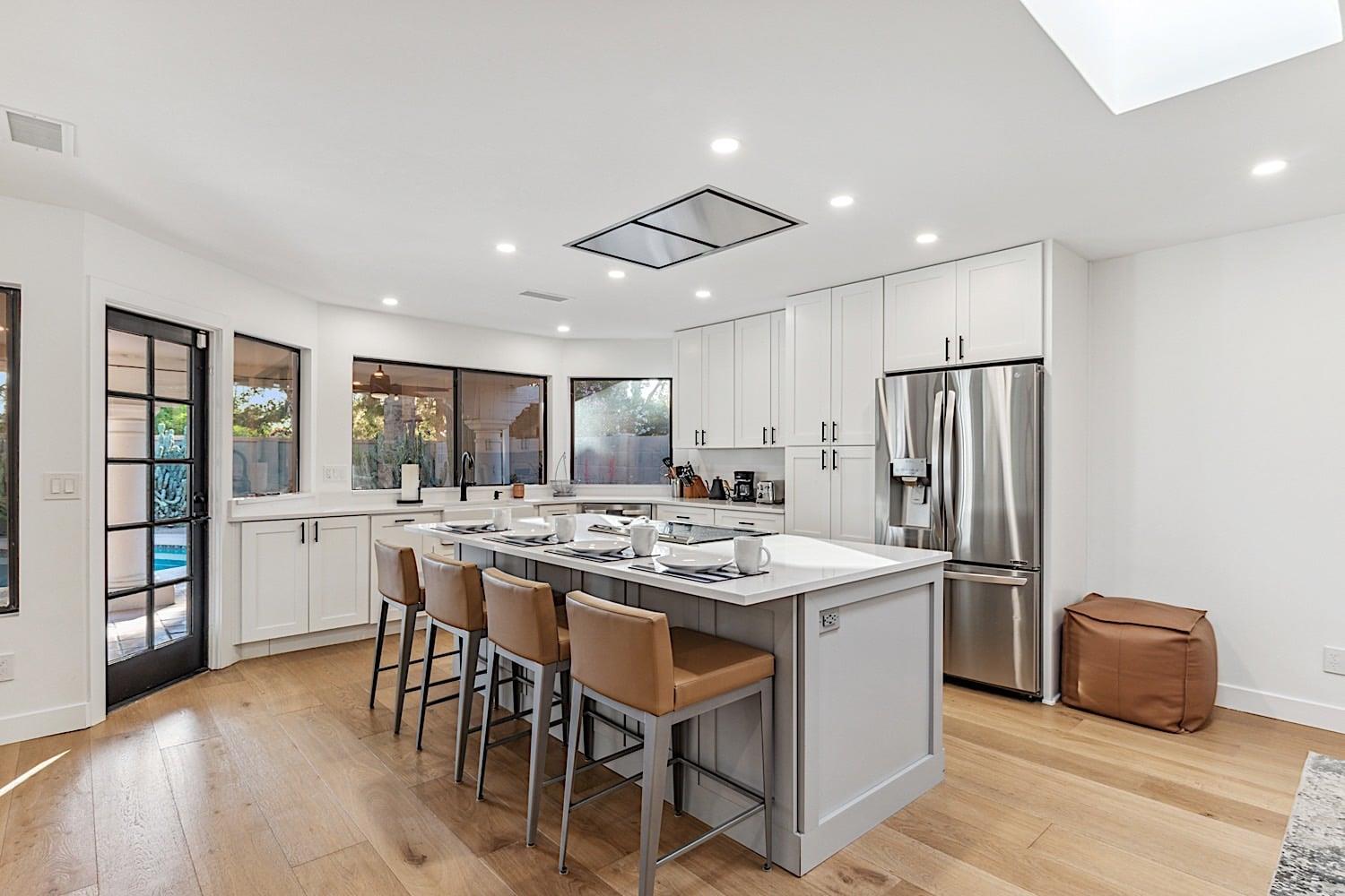 Large breakfast bar  kitchen island that can seat 4 people