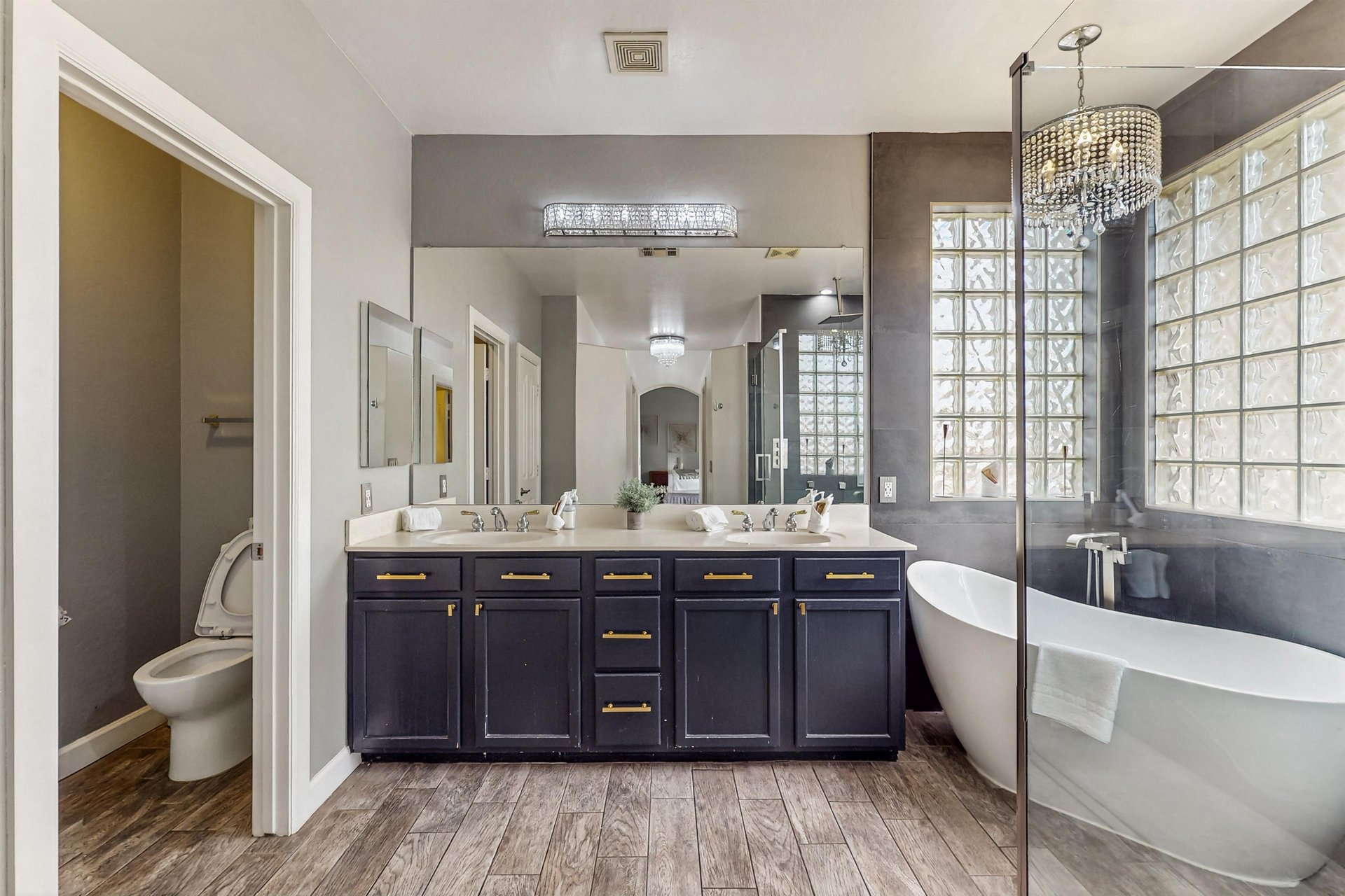 572912