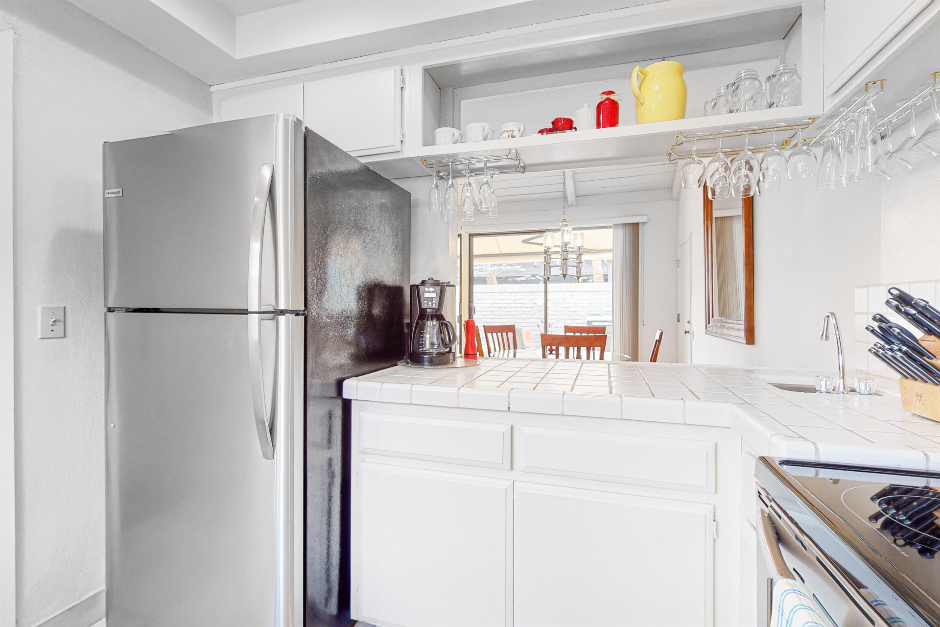 575551