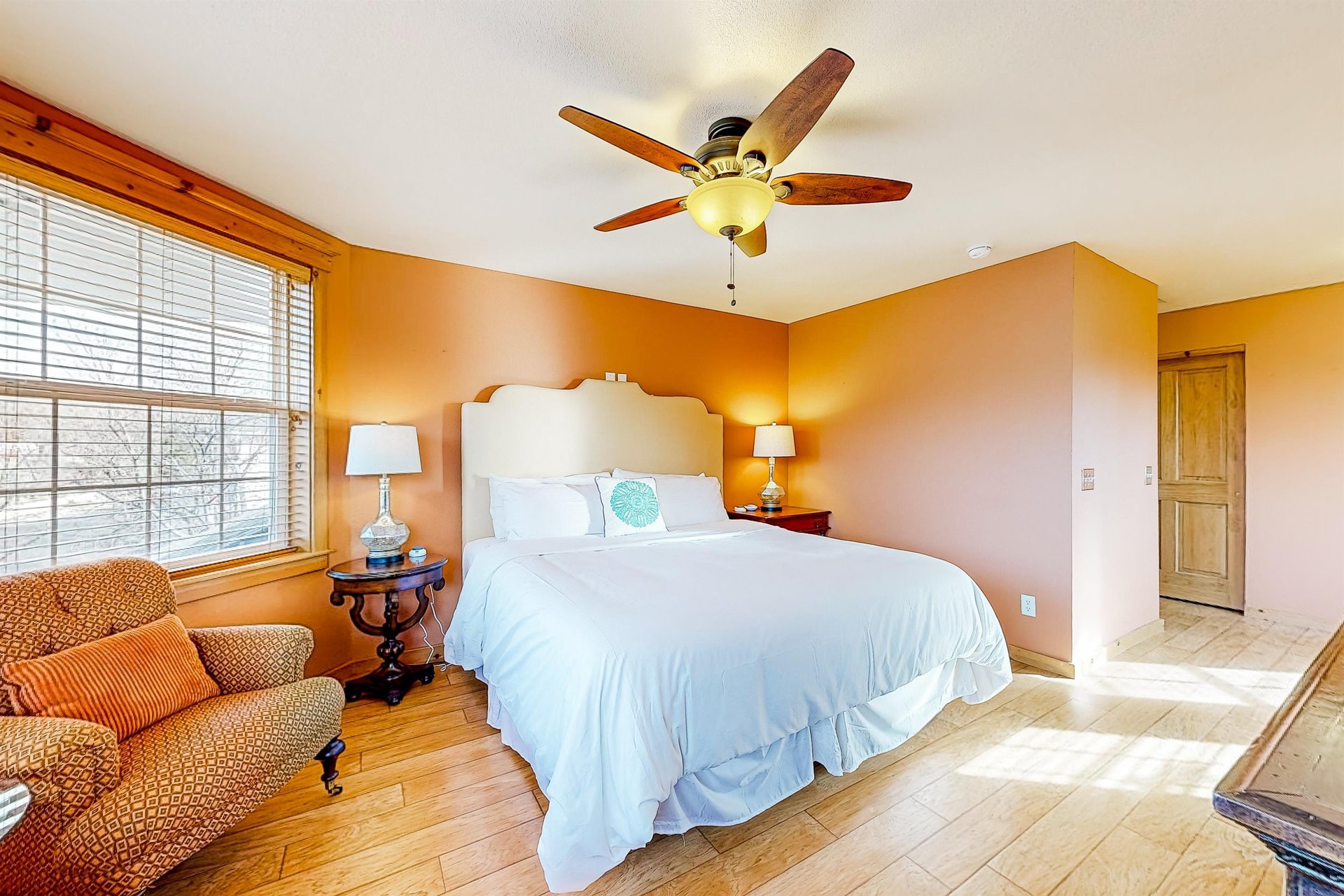 579806