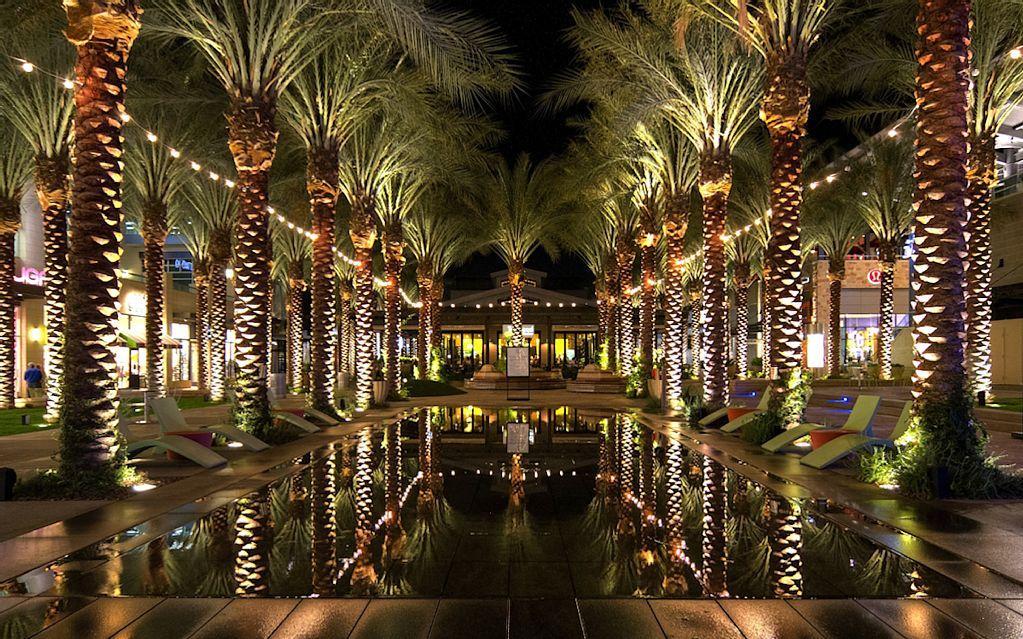 Walk to Kierland Commons