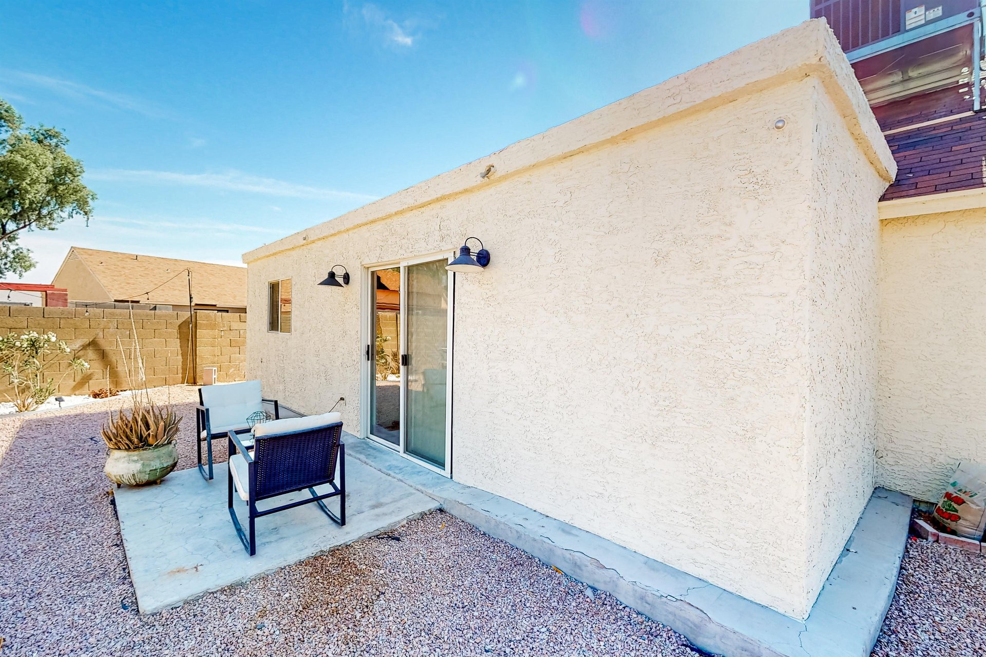 582356