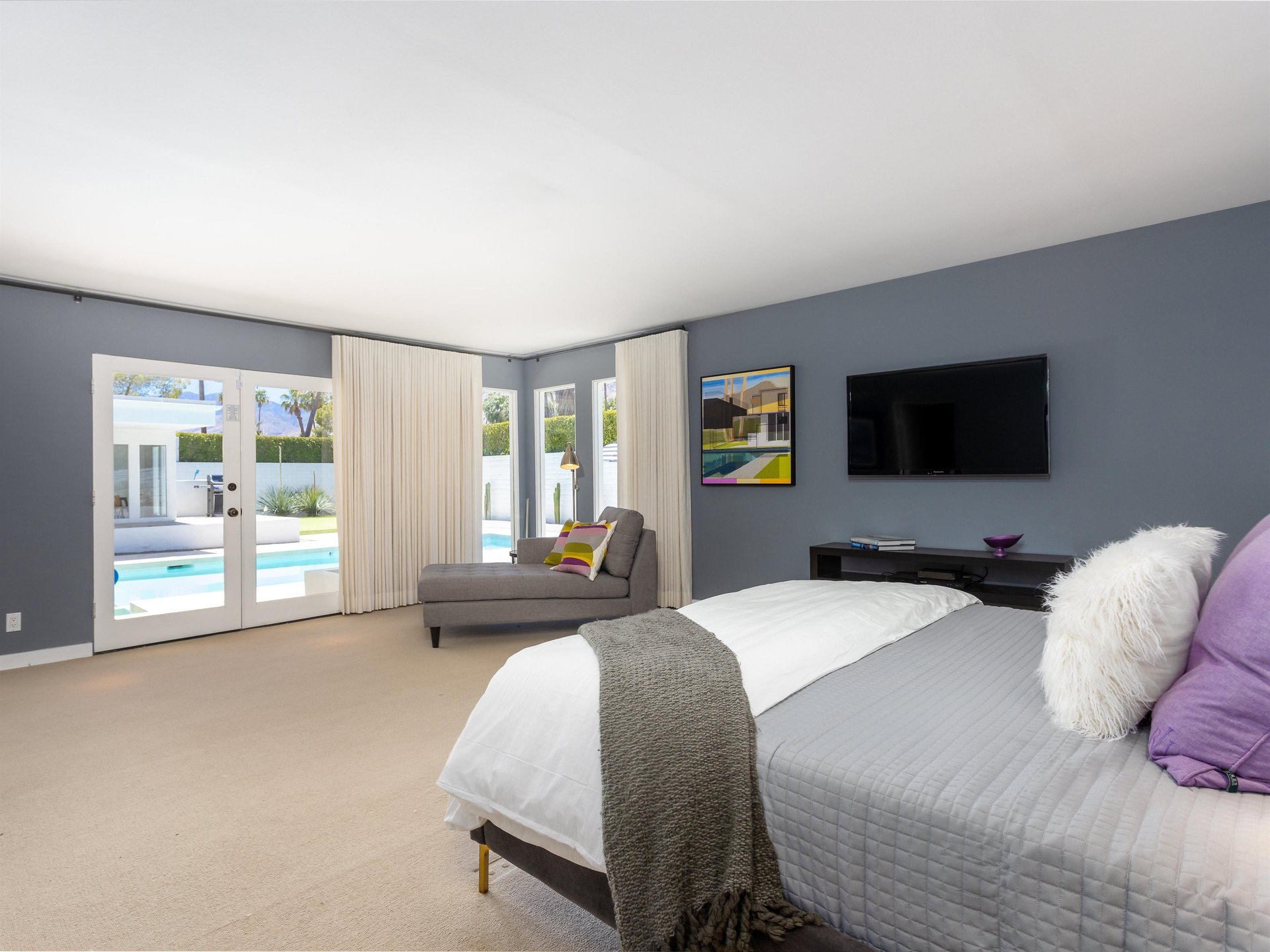 Easy access to pool yard