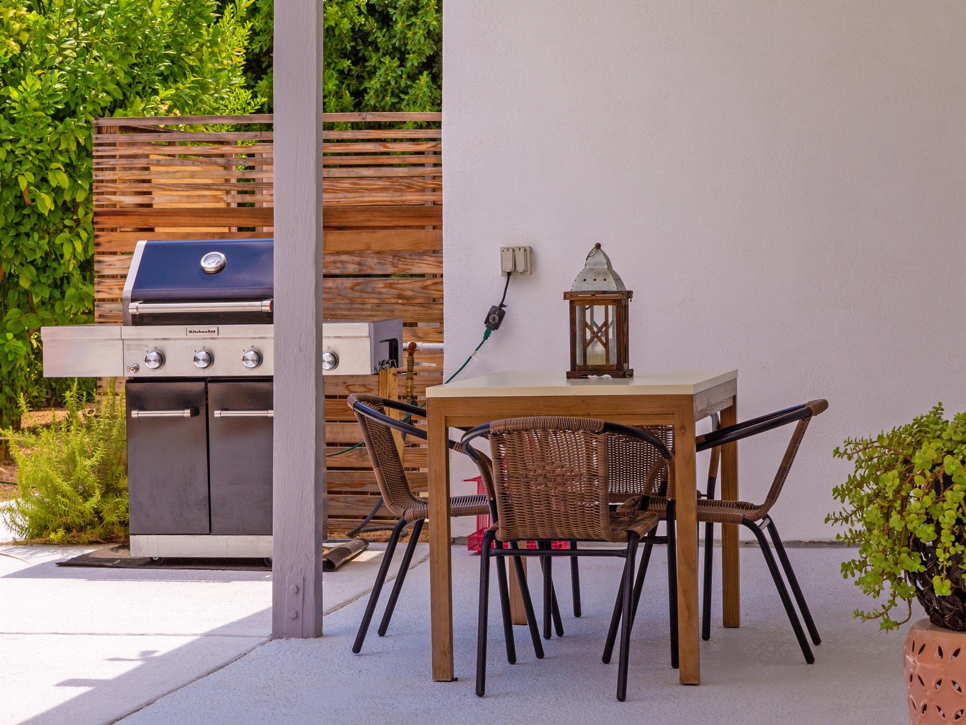 Al fresco dining