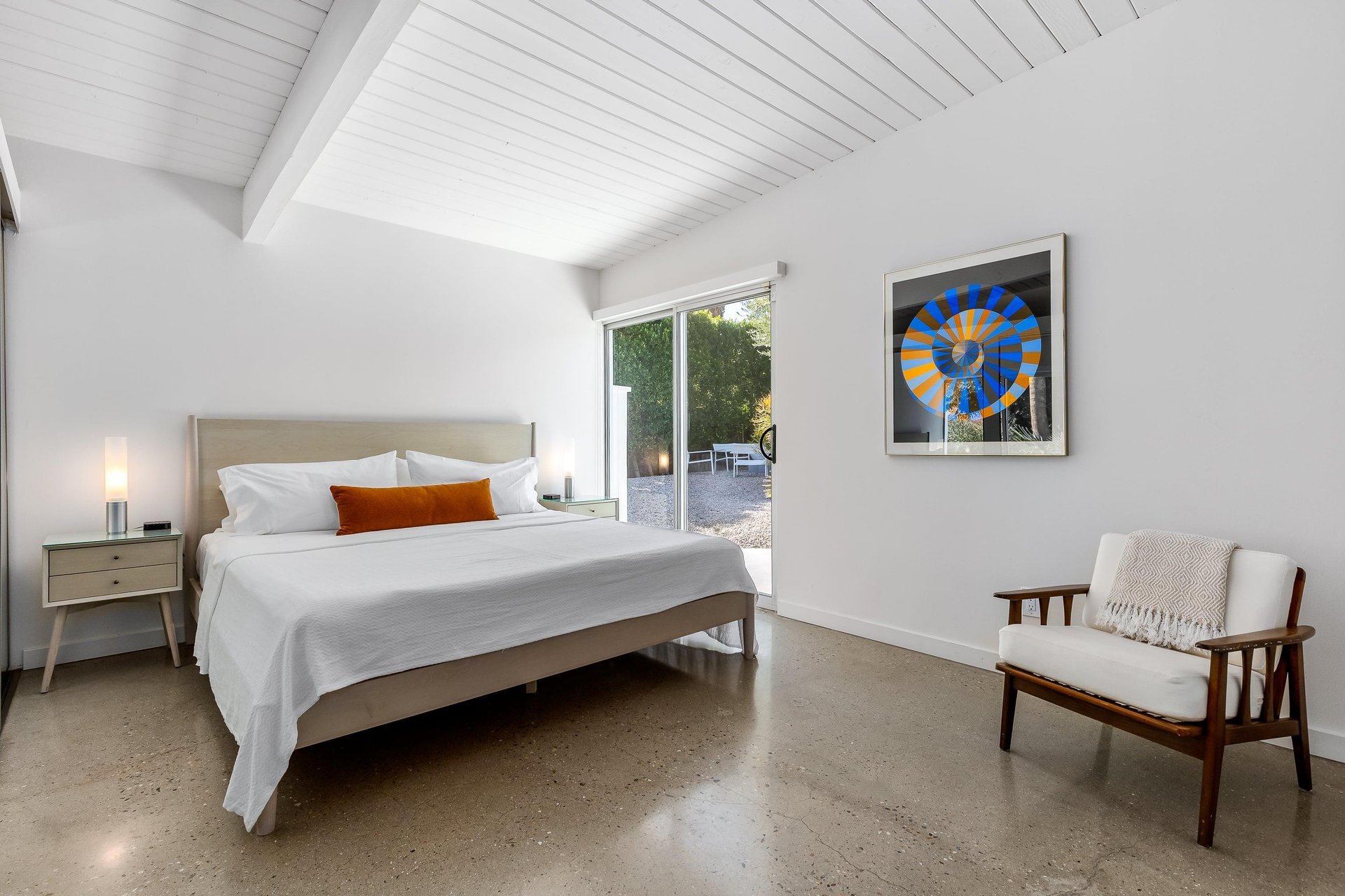 Plush Kingsize bed