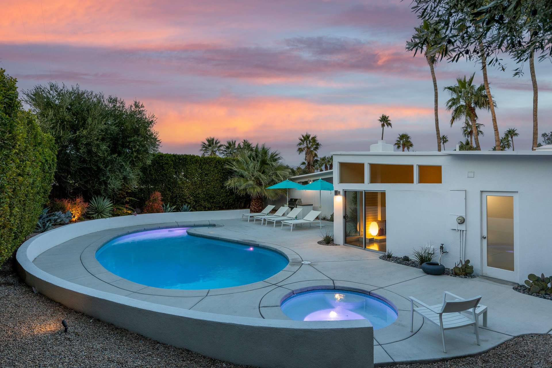 Gorgeous backyard