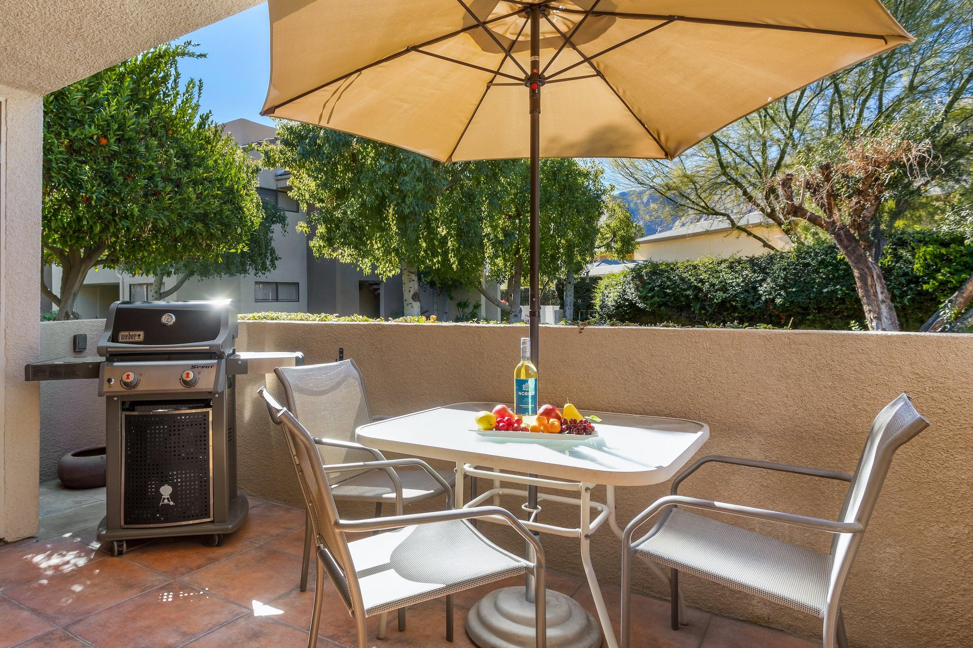 Al fresco dining