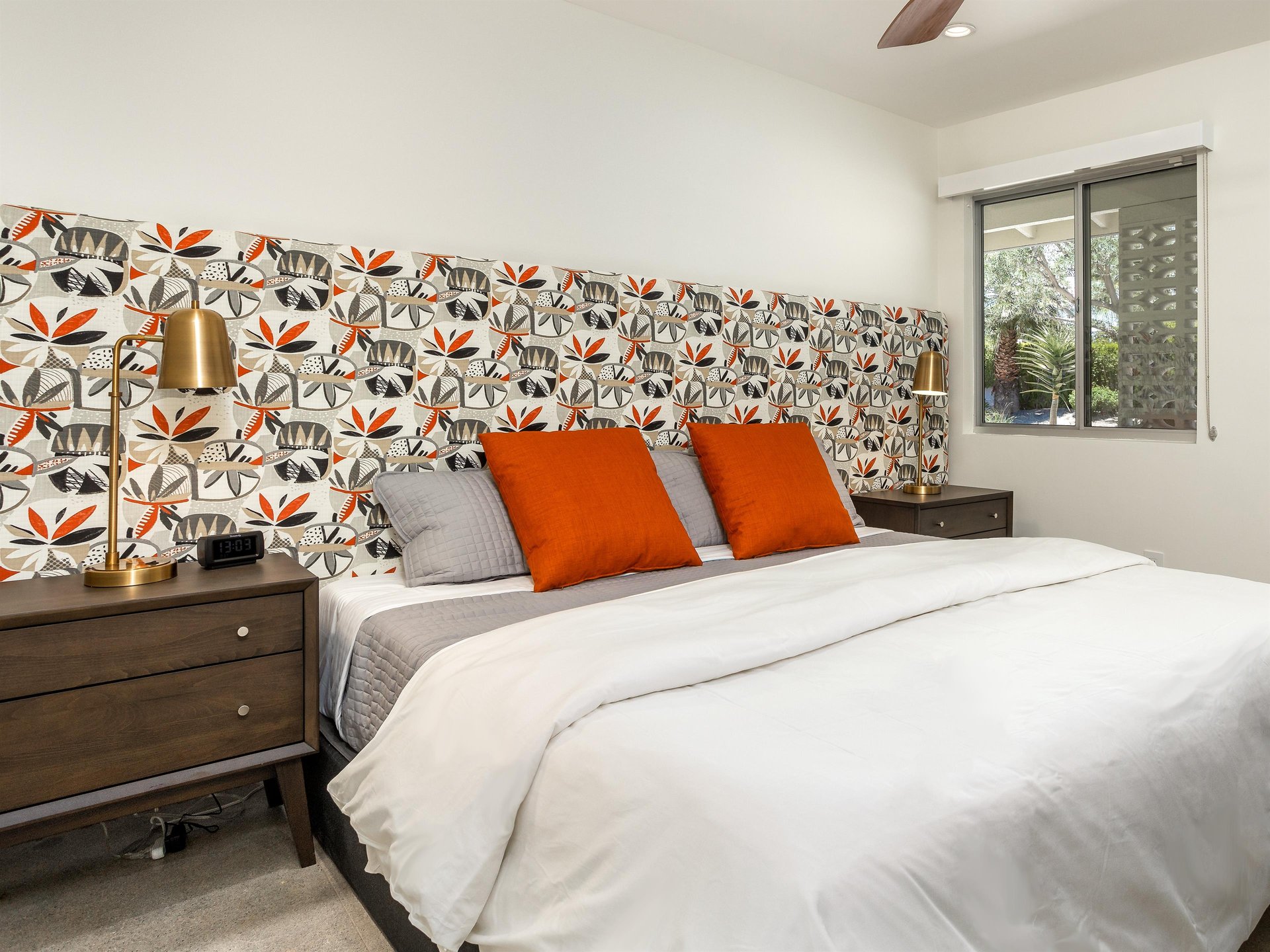 King Bedroom  can be converted to 2 Twins