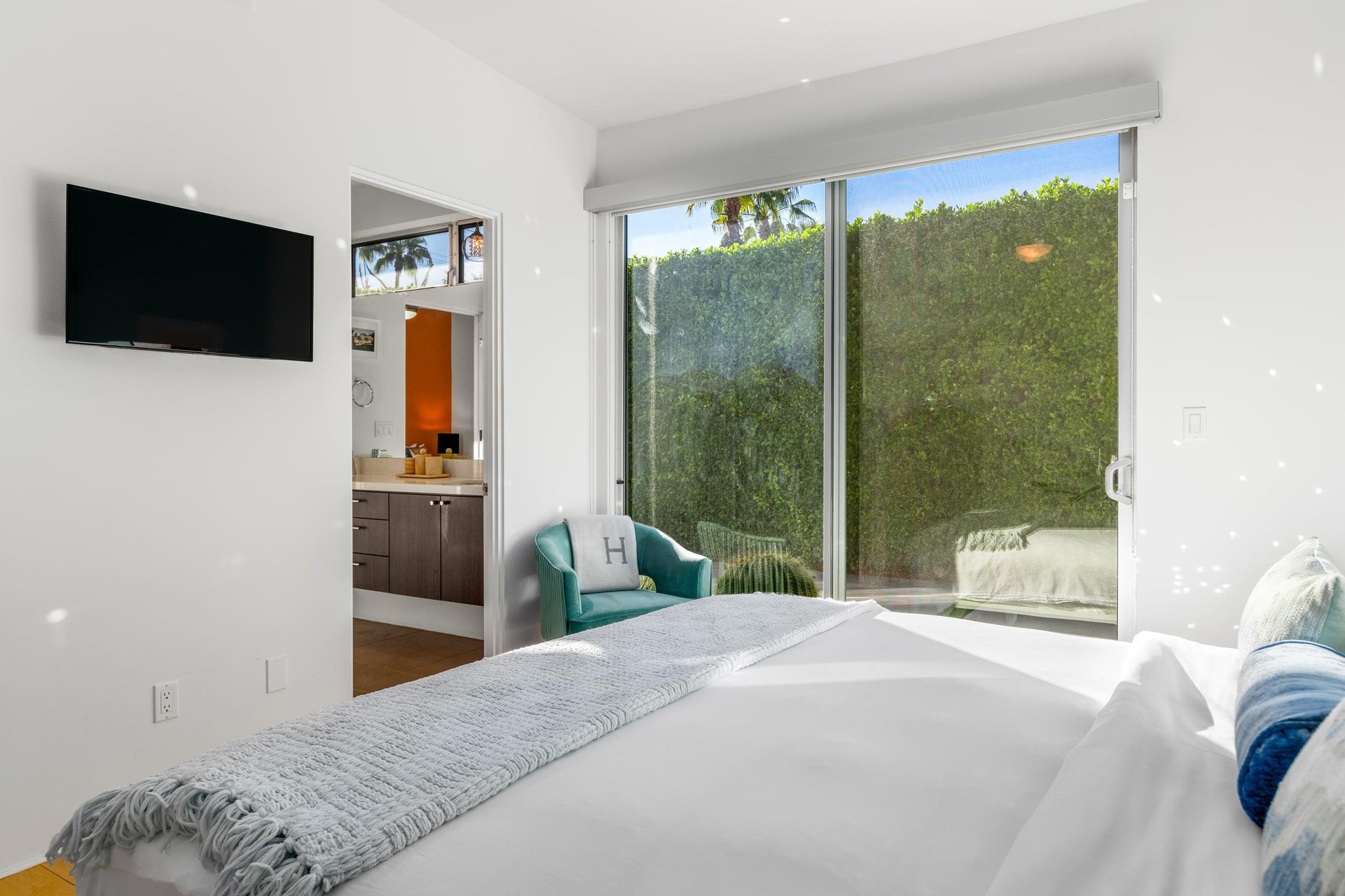 Guest bedroom with King Bed