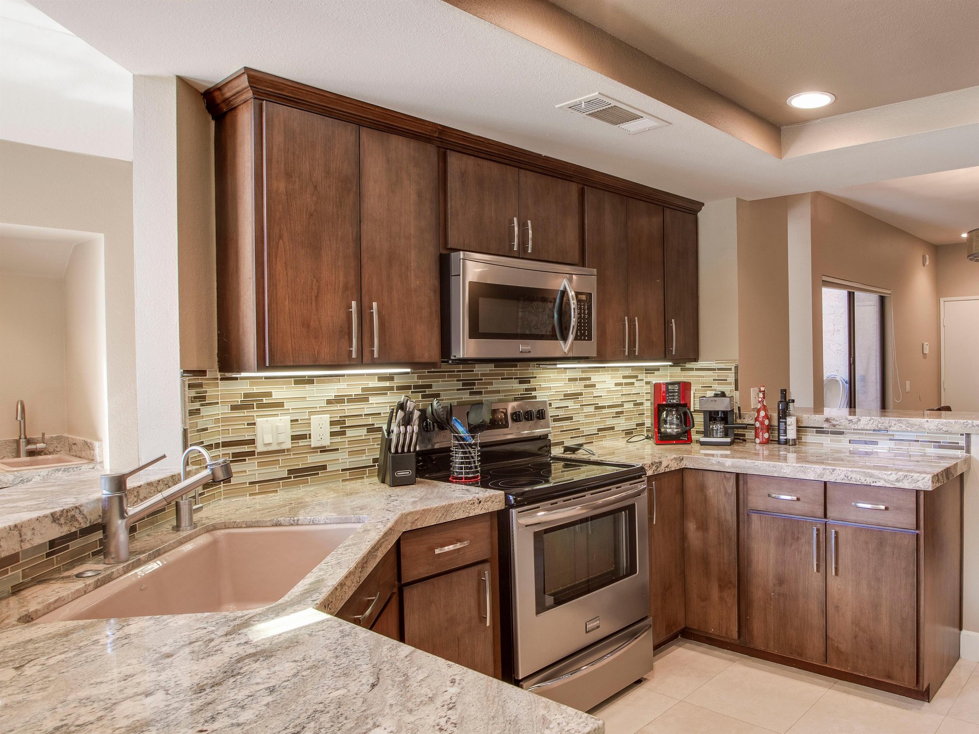 Kitchen perfect for meal group prep
