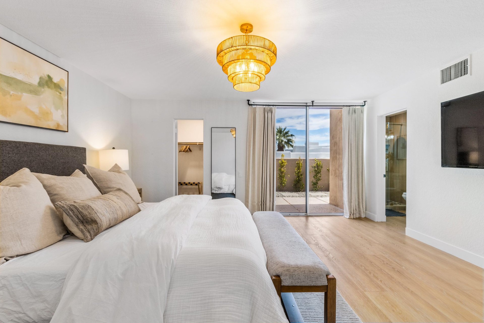 Guest bedroom